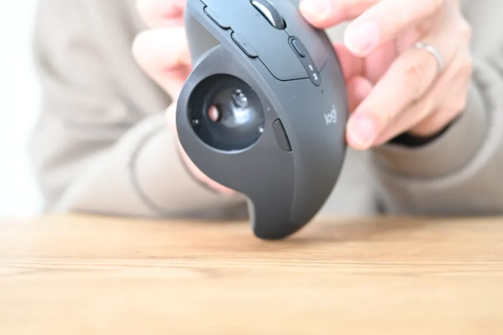 MX ERGO Sのトラックボールを外したセンサー部